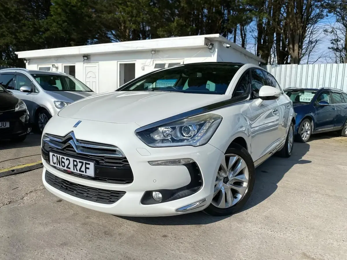 Used Citroën DS5 Exclusive 2012 White Hatchback