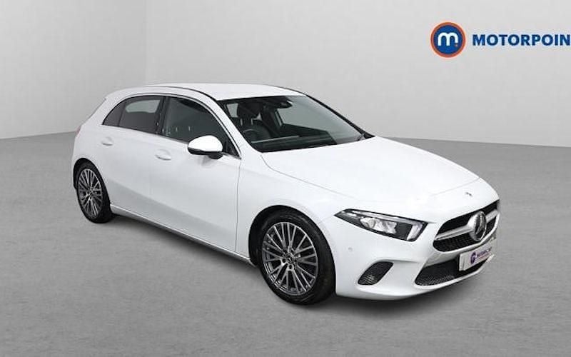 Used Mercedes A180 Executive 136 HP (100 kW) 2022 White Hatchback