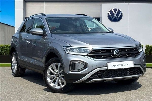 Silver New 2025 VW T-Roc Match SUV | £27,990 (Fair price) - Image 1/4
