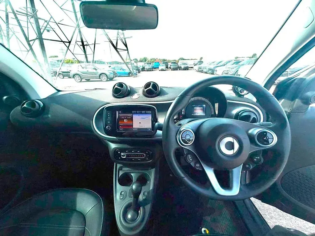Used Smart ForTwo Cabrio Prime 2016 White Cabriolet