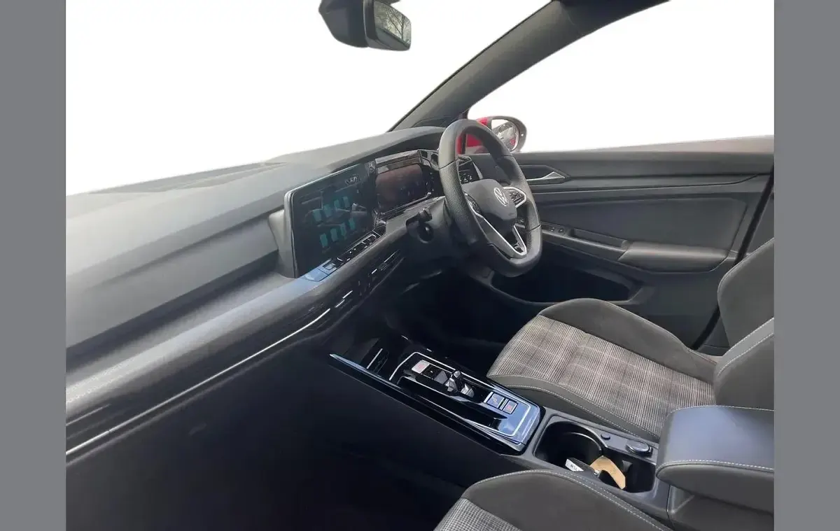 Begagnad VW Golf VIII GTD 196 HK (144 kW) 2023 Röd Halvkombi