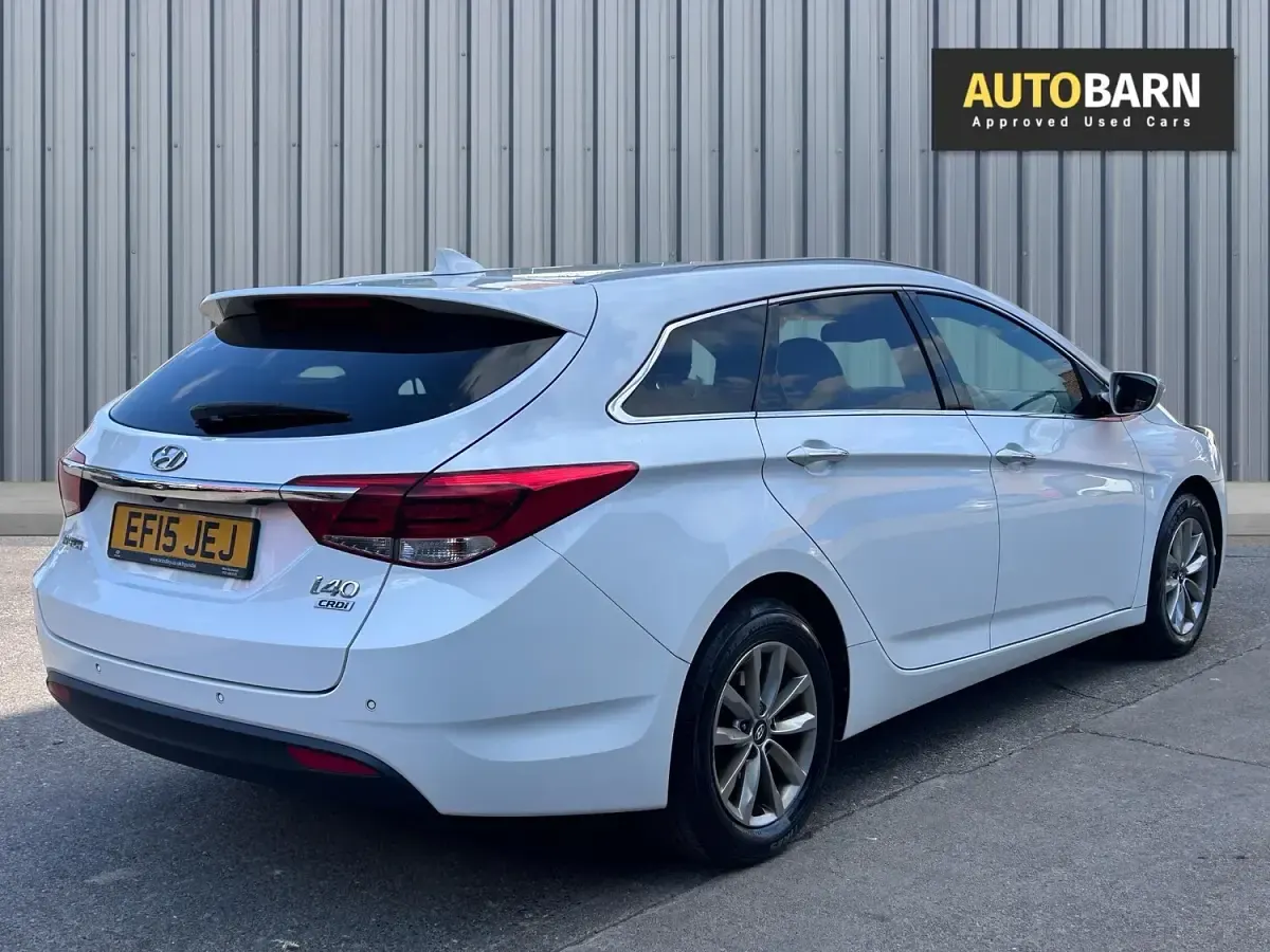 Used Hyundai i40 SE 115 HP (84 kW) 2015 White Estate