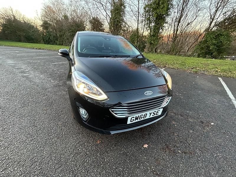 Used Ford Fiesta Titanium 100 HP (73 kW) 2019 Black Hatchback