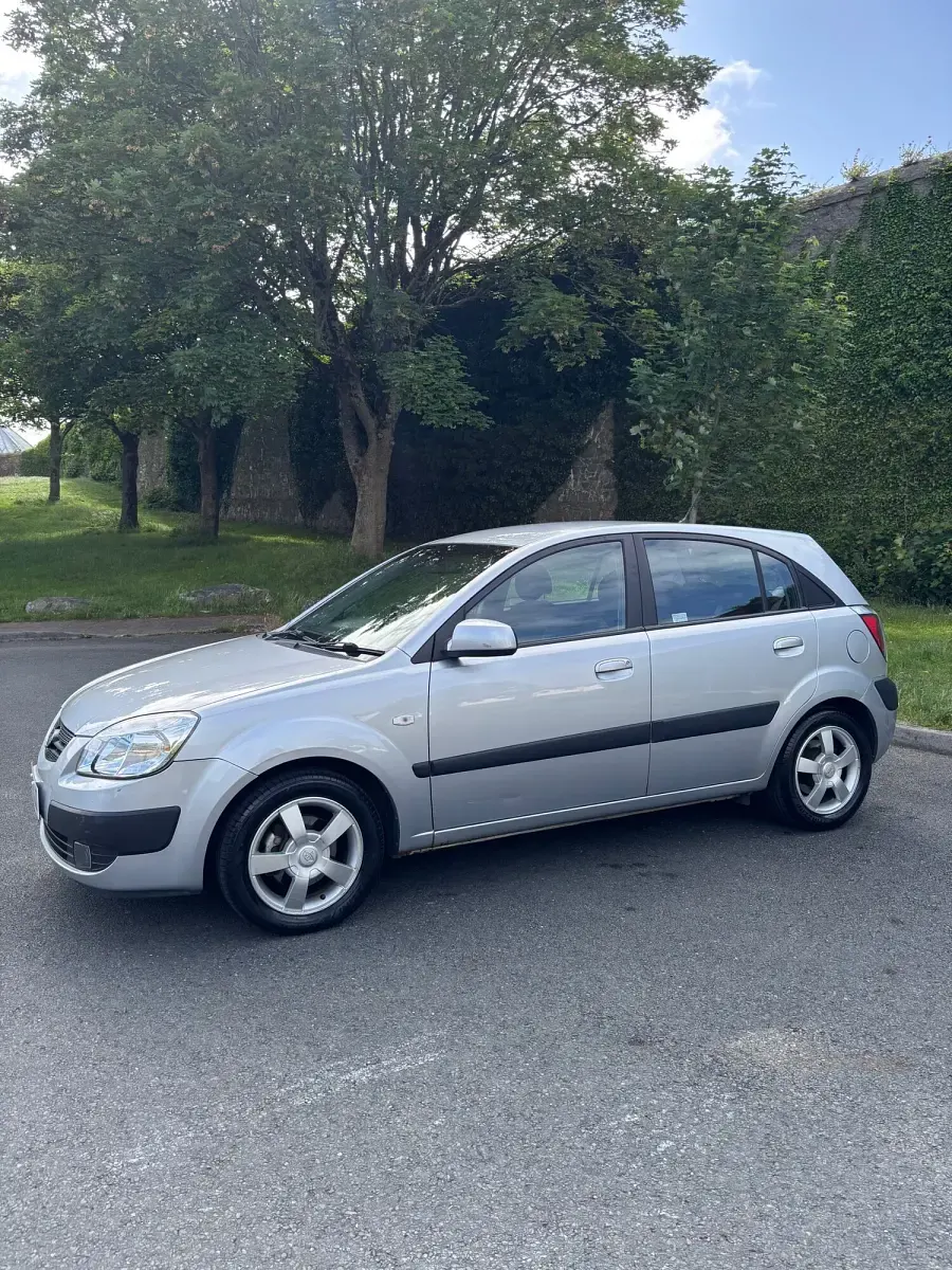 Used Kia Rio LX 2006 Silver Hatchback