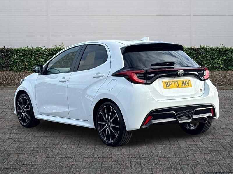 Used Toyota Yaris Hybrid Sport 2023 White Hatchback