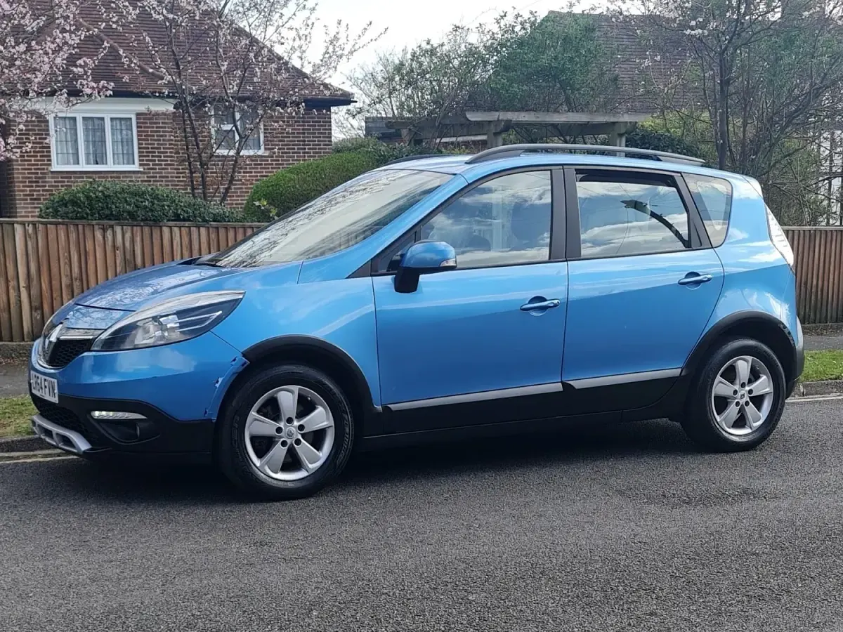 Usado Renault Scénic III Dynamique 2014 Azul Monovolume