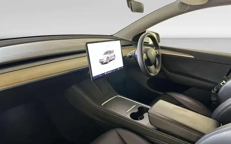 Used Tesla Model Y Standard Range 254 kW (346 HP) 2023 White SUV