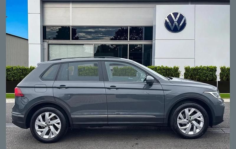 Used VW Tiguan Life 150 HP (110 kW) 2022 Grey SUV