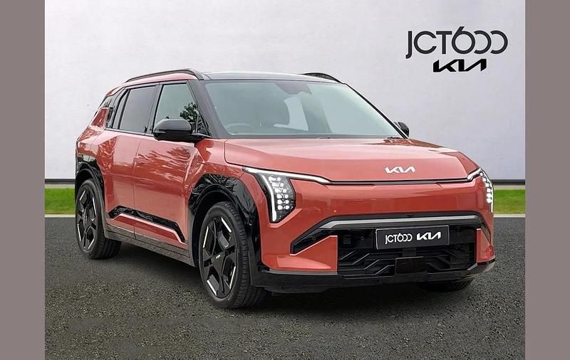 Orange Used 2025 Kia EV3 GT-Line S SUV | £35,450 (Fair price) - Image 1/4