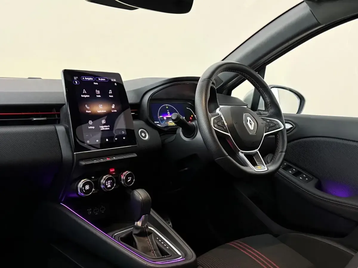 Used Renault Clio RS Line 140 HP (102 kW) 2022 Silver Hatchback