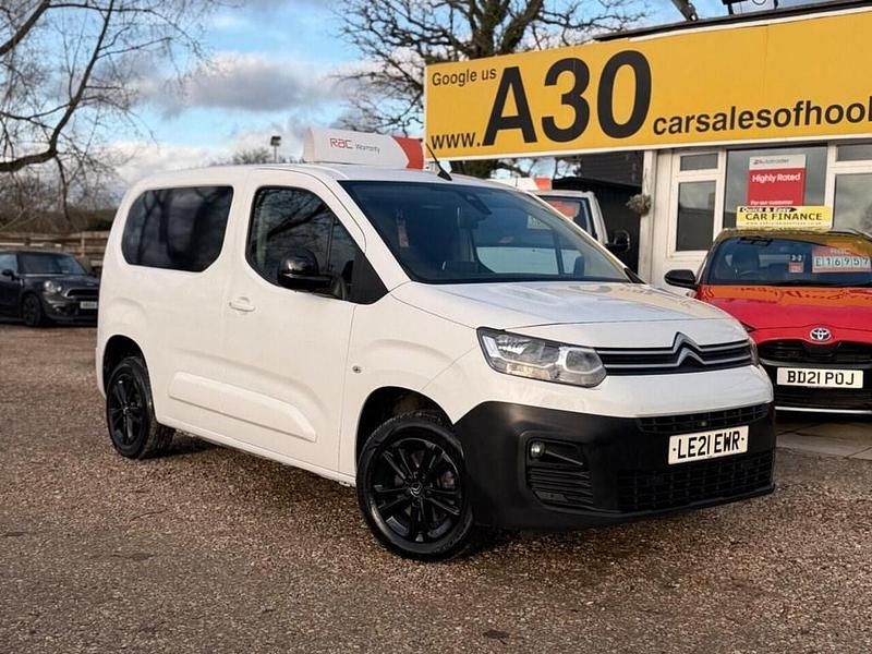 Used Citroën Berlingo 100 HP (73 kW) 2021 White MPV