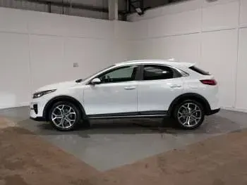 Usado Kia XCeed 118 HP (86 kW) 2021 Branco SUV