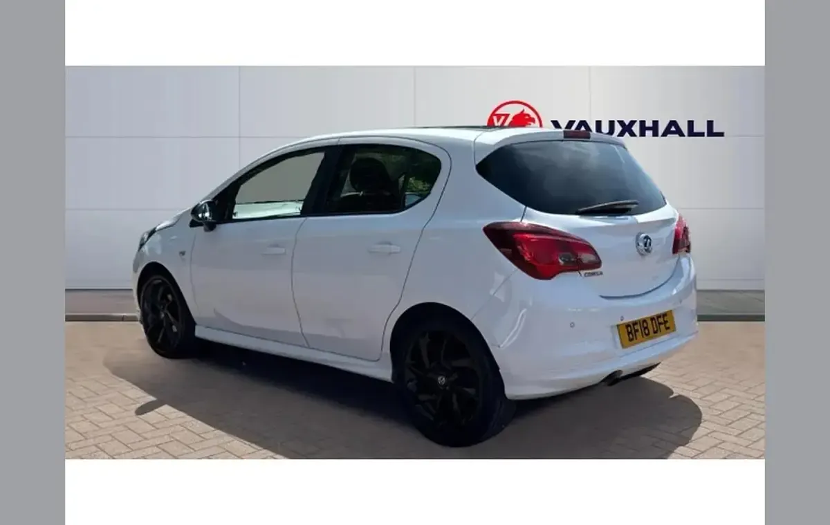 Used Vauxhall Corsa Edition 90 HP (66 kW) 2018 White Hatchback