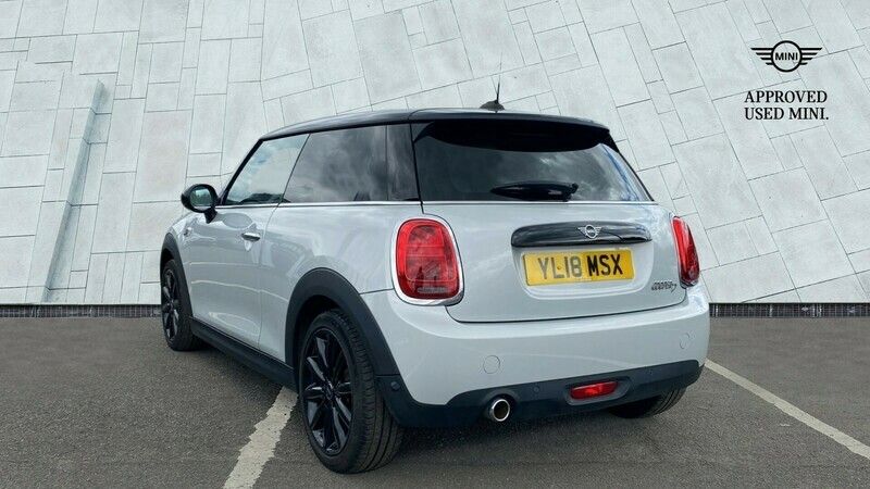 Used Mini Cooper D Hatch 114 HP (83 kW) 2018 Silver Hatchback