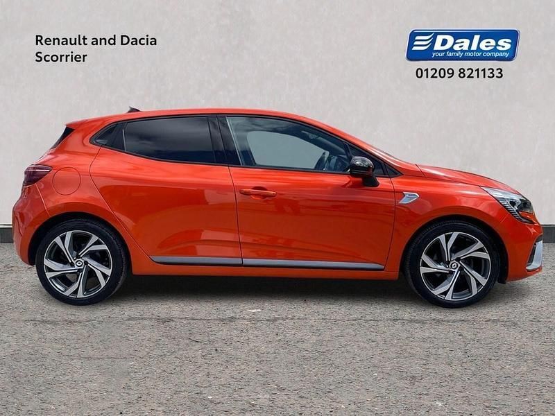 Used Renault Clio V RS Line 90 HP (66 kW) 2023 Renault id  orange valencia  Hatchback