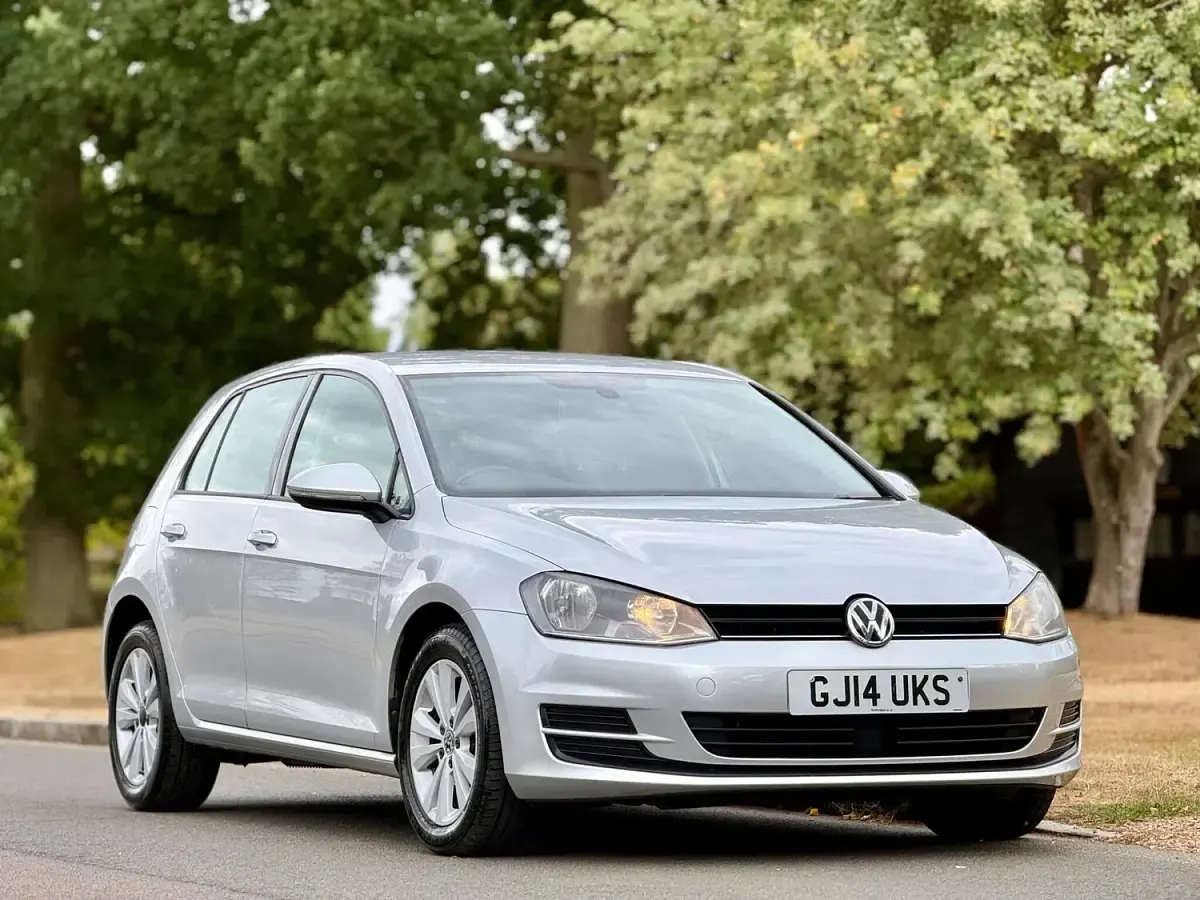 Used VW Golf VII SE 103 HP (75 kW) 2014 Silver Hatchback