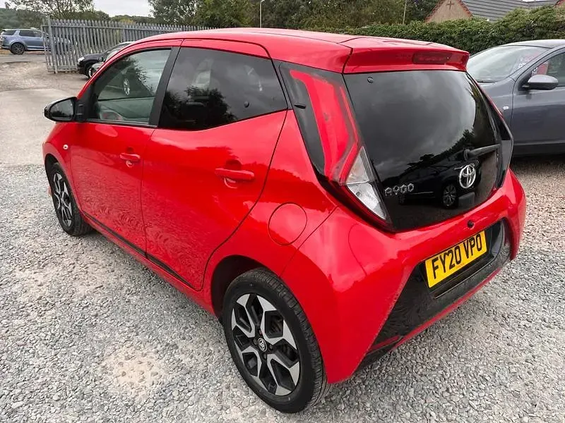 Used Toyota Aygo Trend 72 HP (52 kW) 2020 Red Hatchback