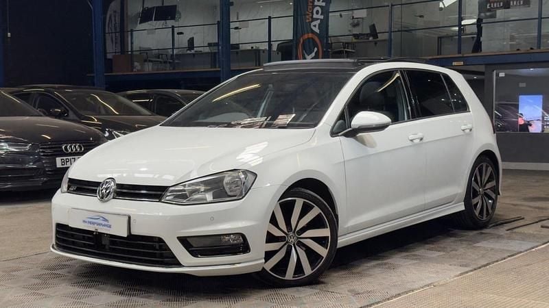 Used VW Golf VII R-line Edition 184 HP (135 kW) 2017 White Hatchback