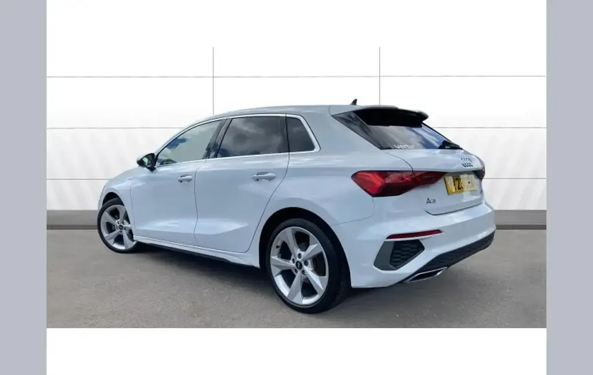 Used Audi A3 S-Line 147 HP (108 kW) 2023 White Sedan