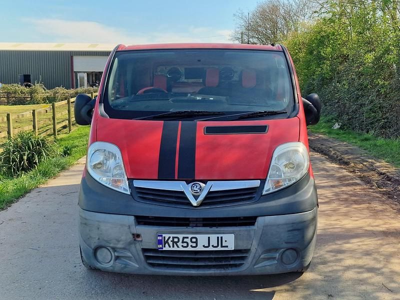 Used Vauxhall Vivaro 90 HP (66 kW) 2009 Red MPV