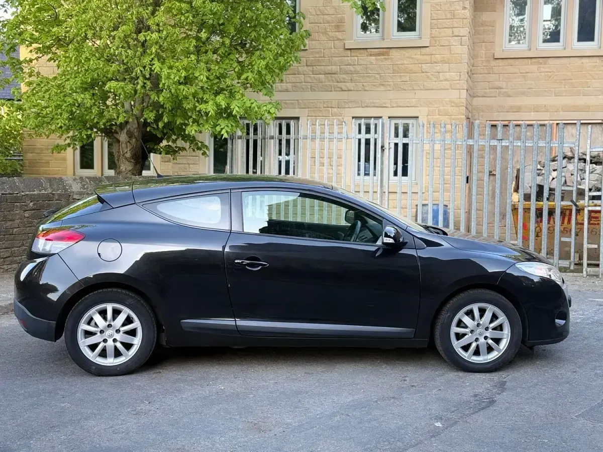 Used Renault Mégane Coupé Expression 2010 Black Coupe