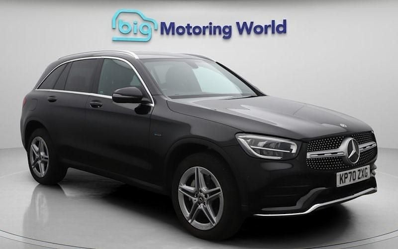 Used 2022 Mercedes GLC300e AMG line Estate | £22,350 (Good price) - Image 1/4
