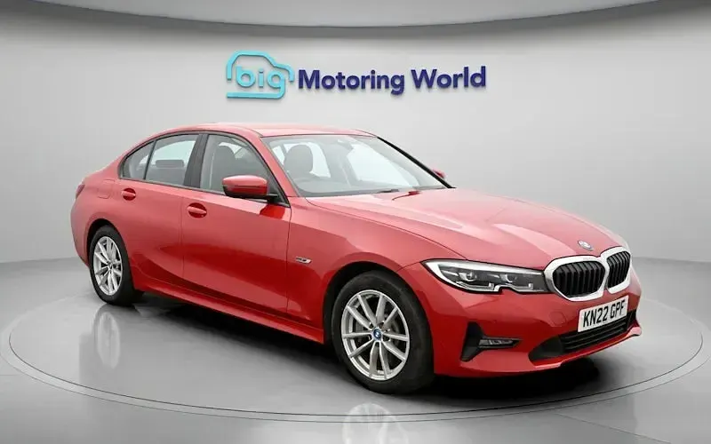 Usado BMW 330e 292 HP (214 kW) 2022 Vermelho Sedan