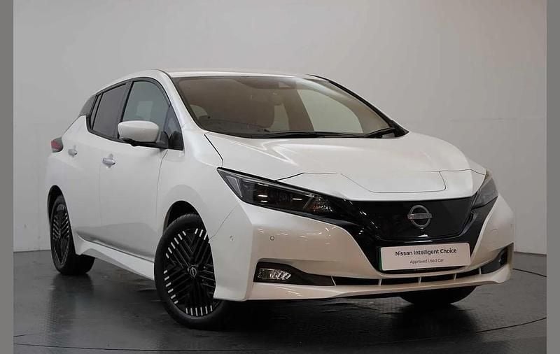 White Used 2024 Nissan Leaf Tekna Hatchback | £16,499 (Expensive) - Image 1/3