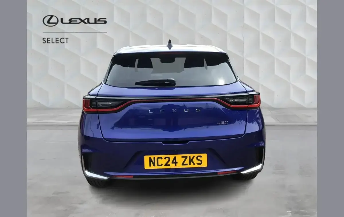Used Lexus LBX 136 HP (100 kW) 2024 Blue SUV