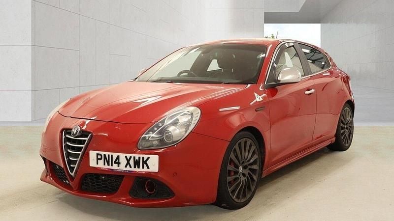 Used Alfa Romeo Giulietta 2014 Red Hatchback