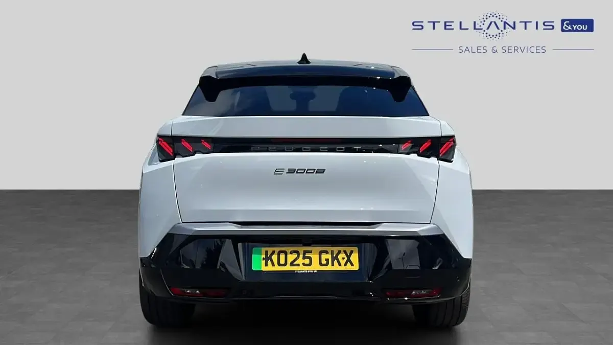 Used Peugeot e-3008 GT 152 kW (207 HP) 2025 White SUV