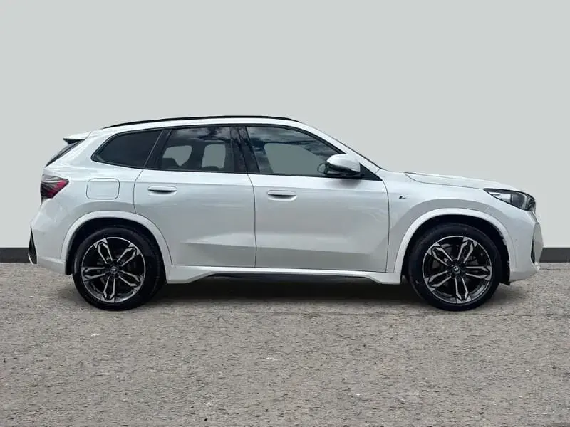 Usado BMW iX1 M Sport 230 kW (313 HP) 2023 Branco SUV