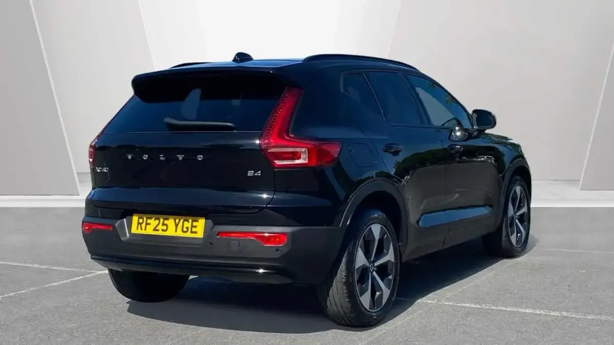 Used Volvo XC40 Plus 197 HP (144 kW) 2025 Black SUV