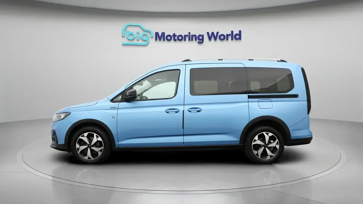Used Ford Tourneo Connect Active 2023 Blue MPV