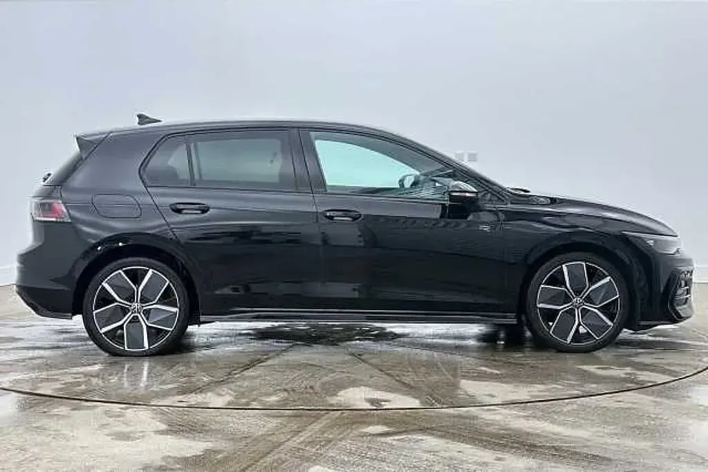 Used VW Golf VIII 150 HP (110 kW) 2025