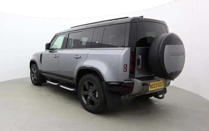 Used Land Rover Defender HSE Dynamic 249 HP (183 kW) 2025 SUV