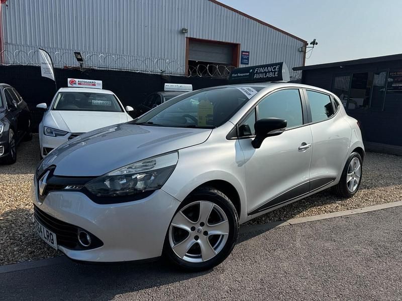 Used Renault Clio IV Expression+ 90 HP (66 kW) 2014 Silver Hatchback