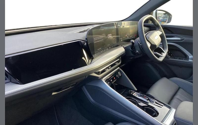 Used Audi Q5 S-Line 200 HP (147 kW) 2025 Other SUV