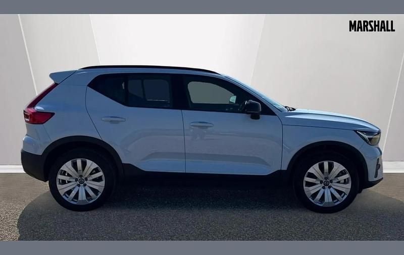 Usado Volvo EX40 Core 172 kW (234 HP) 2025 Azul SUV