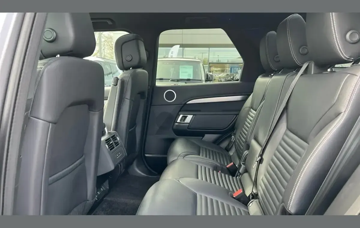 Used Land Rover Discovery SE Dynamic 350 HP (257 kW) 2024 Grey SUV