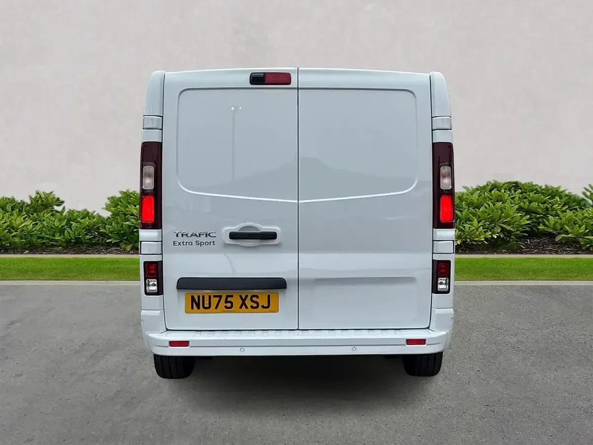 Used Renault Trafic 170 HP (125 kW) 2025 White MPV