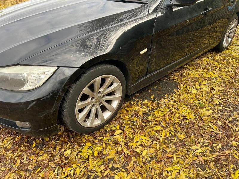 Used BMW 318 2009 Black Estate