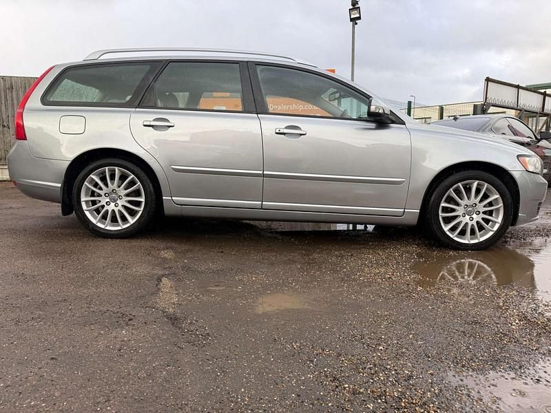 Used Volvo V50 SE Lux 2011 Silver Estate