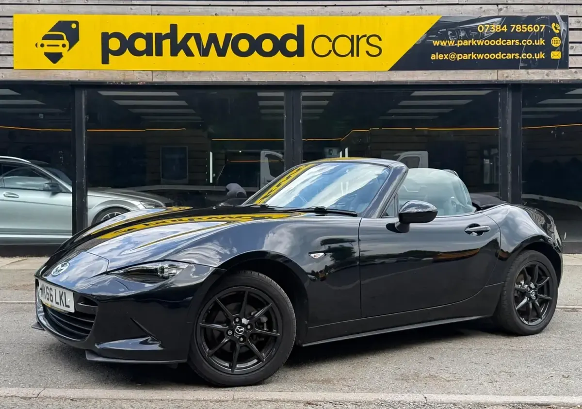 Used Mazda MX5 Inclusive 131 HP (96 kW) 2016 Black Cabriolet