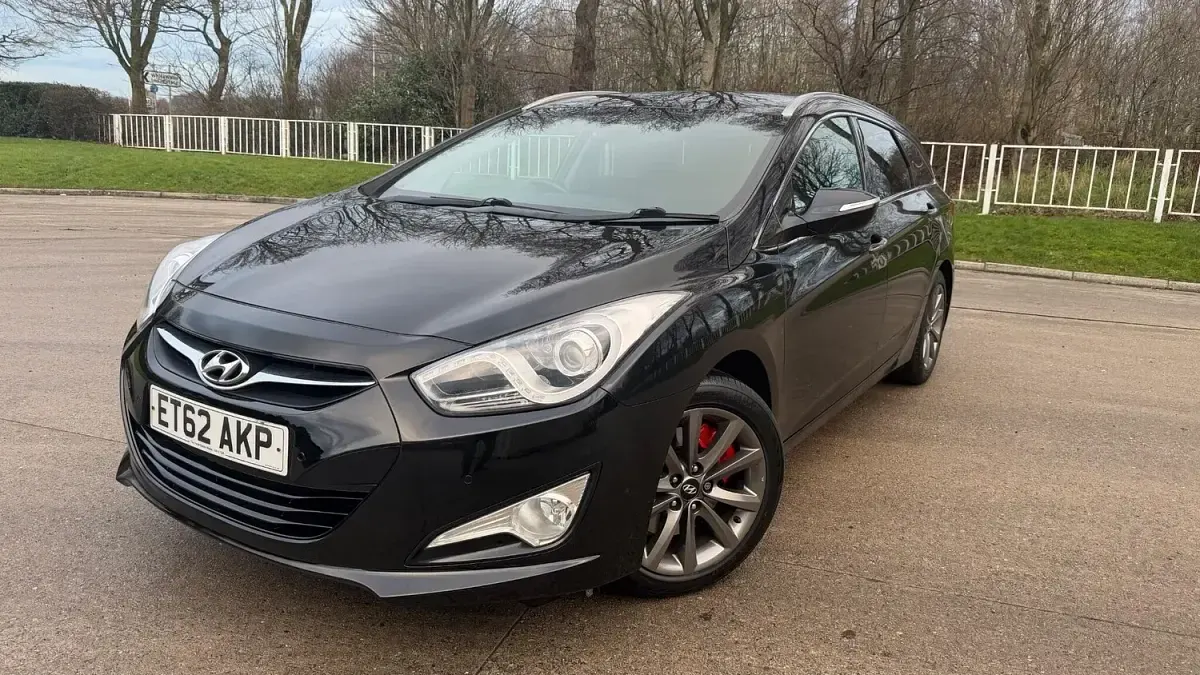 Käytetty Hyundai i40 Style 136 HP (100 kW) 2013 Musta Farmari