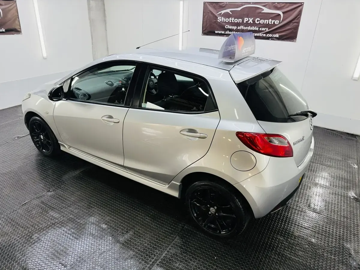 Used Mazda 2 84 HP (61 kW) 2011 Silver Hatchback