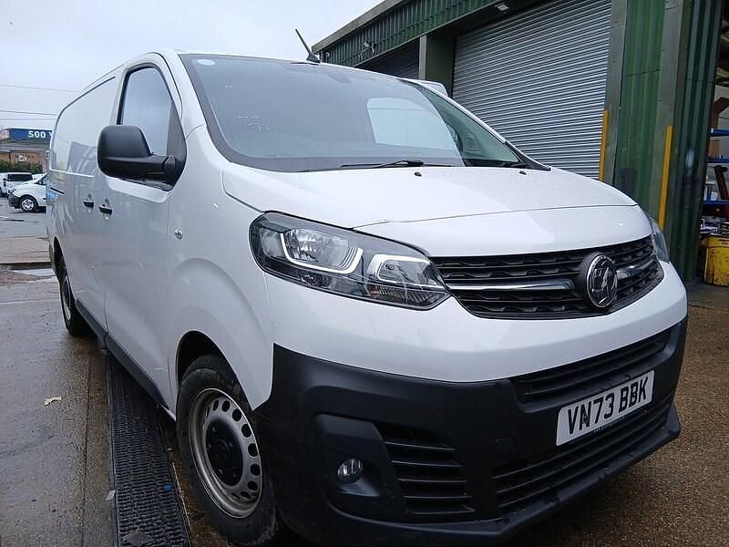 Used Vauxhall Vivaro S 100 HP (73 kW) 2023 White MPV