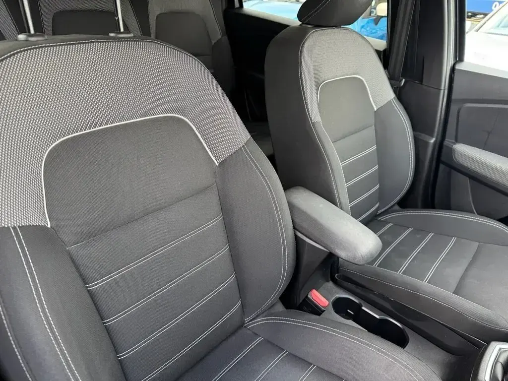Używany Dacia Jogger Comfort 110 KM (80 kW) 2022 Szary Minivan