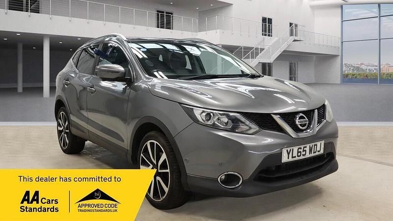 Used Nissan Qashqai Tekna 115 HP (84 kW) 2016 Grey SUV