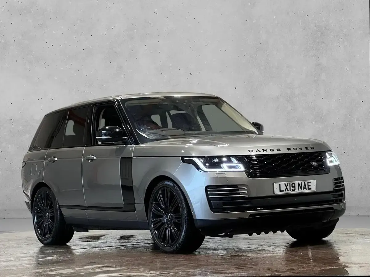 Begagnad Land Rover Range Rover Vogue 275 HK (202 kW) 2019 Silver SUV